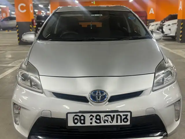 Toyota Prius 30