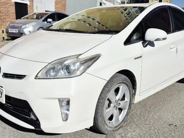 Toyota Prius 30