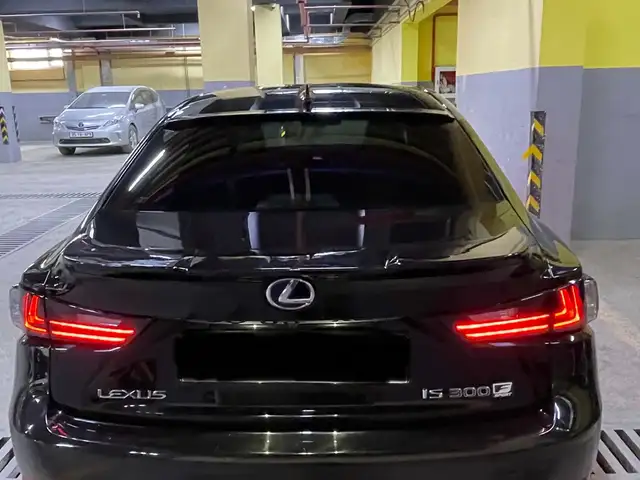 Lexus IS