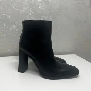 Өсгийн өндөр 10см,, Улаанбаатар — Сүхбаатар — 1-р хороо