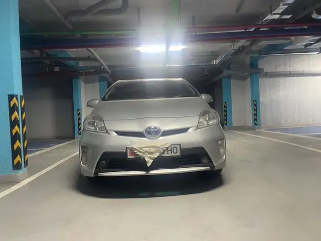 Toyota Prius 30