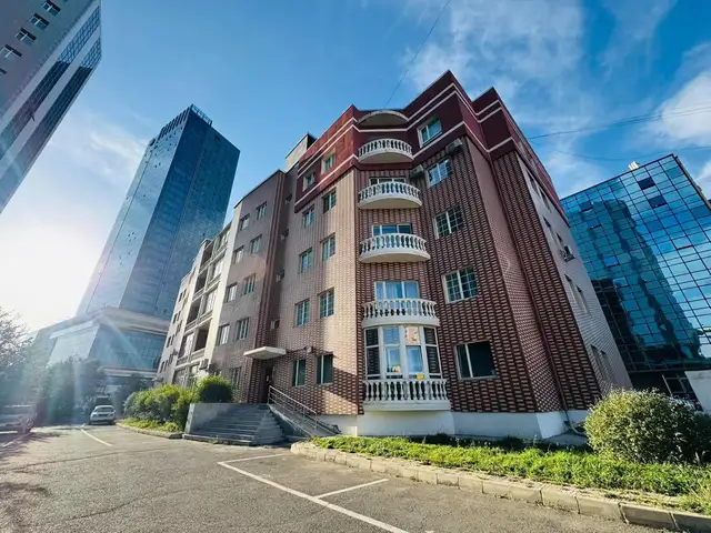 Хотын төвд сбд 1 хороо shangri-la эсрэг талд 211 м² 6 өрөө түрээслүүлнэ, Улаанбаатар — Сүхбаатар — 1-р хороо