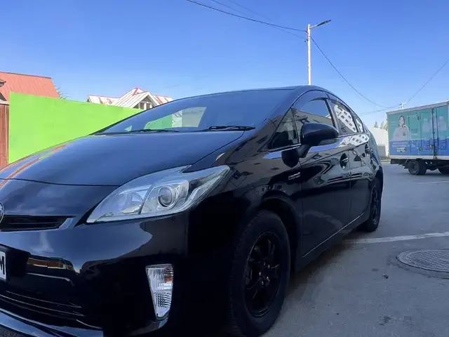 Toyota Prius 30