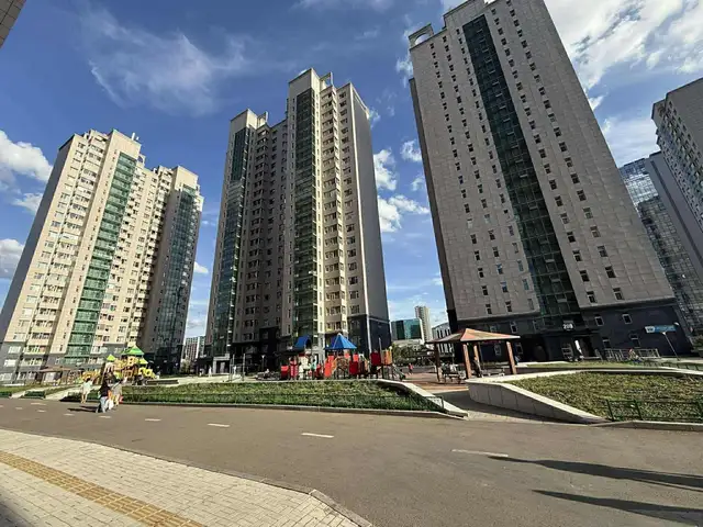 Худ 15-р хороо, цэнгэлдэх хотхонд 80 мкв 3 өрөө орон сууц, Улаанбаатар — Хан-Уул — 120 мянгат