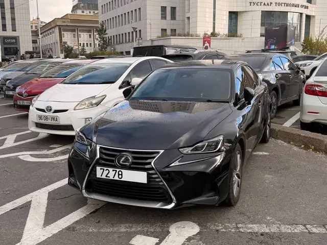 Lexus IS
