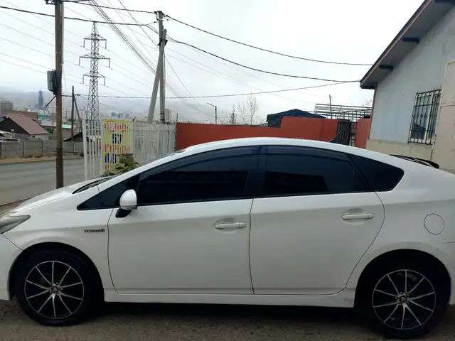 Toyota Prius 30
