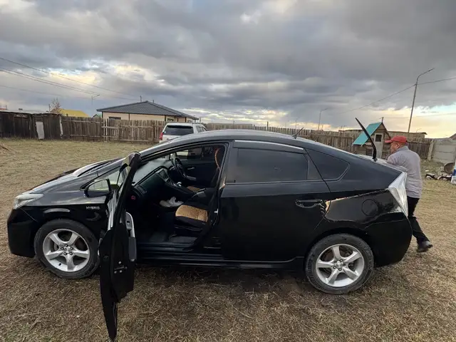 Toyota Prius 30