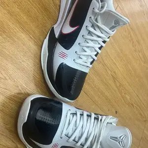 Kobe5 size 40.5 usa, Улаанбаатар — Хан-Уул — Мишээл