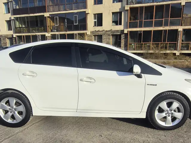 Toyota Prius 30