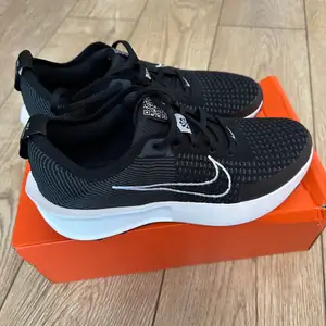 Nike interact run size 265mm, Улаанбаатар — Баянзүрх — 14-р хороолол