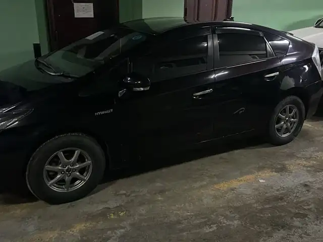 Toyota Prius 30