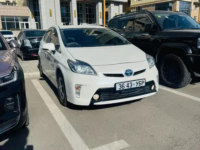 Toyota Prius 30