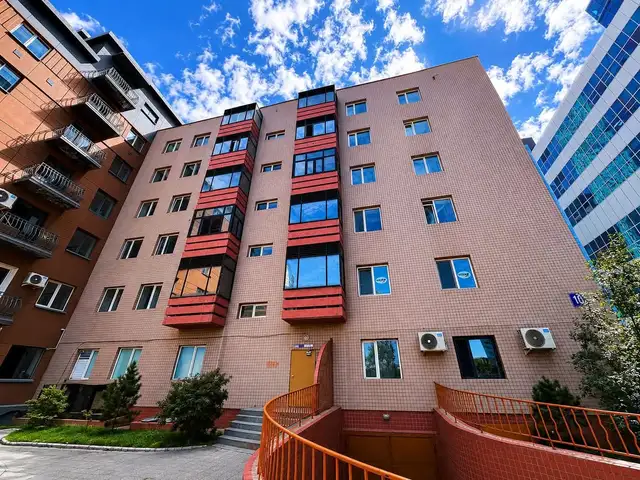 Blue sky grand office 169 мкв 3 өрөө орон сууц, Улаанбаатар — Сүхбаатар — 1-р хороо