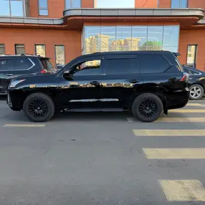 Lexus LX 570