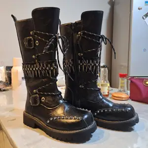 Punk boots /арьсан панк гутал, Улаанбаатар — Чингэлтэй — 5-р хороо