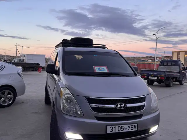 Hyundai Starex