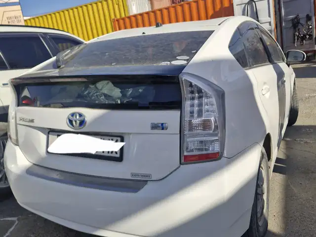 Toyota Prius 30
