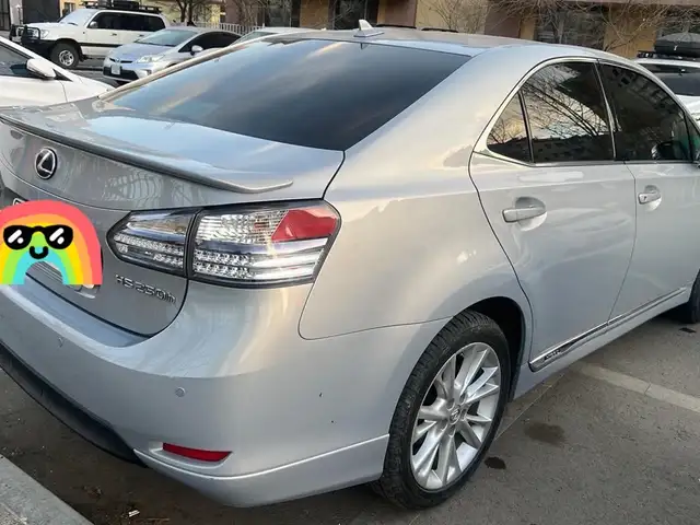 Lexus HS