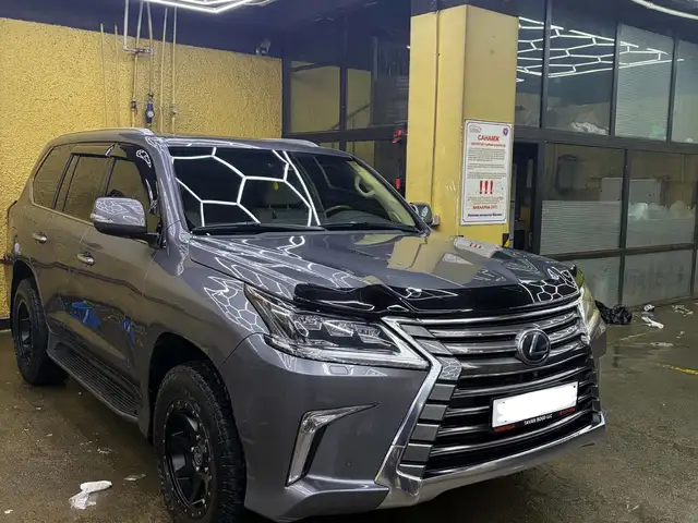 Lexus LX 570