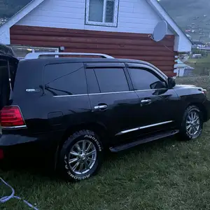 Lexus LX 570