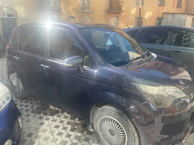Toyota Spade Porte