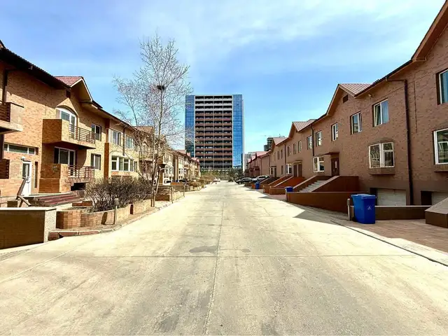 Royal residence хотхонд 4 өрөө 320 мкв таун хаус, Улаанбаатар — Хан-Уул — 18-р хороо
