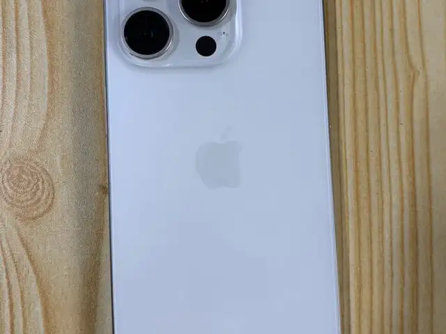 Apple iPhone 15 Pro, 128 gb, White Titanium, Улаанбаатар — Баянгол — 30-р хороо