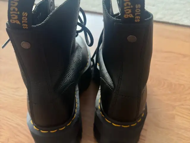 Martens, Улаанбаатар — Хан-Уул — King Tower