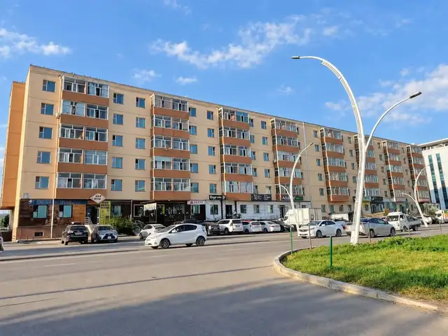 Дарханд 321-р байранд 3 өрөө 99 мк тохижилттой байр, Дархан-Уул