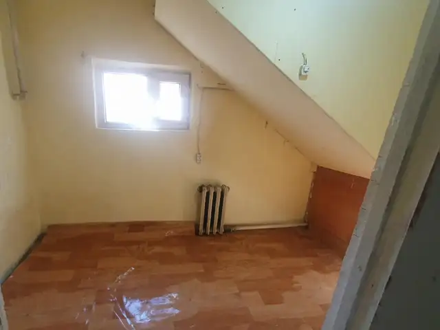 Баянбүрд нийтийн байрны жижиг нэг хүний өрөө, Улаанбаатар — Чингэлтэй — Баянбүрд