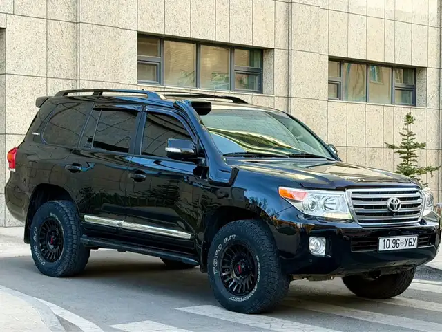Toyota Land Cruiser 200