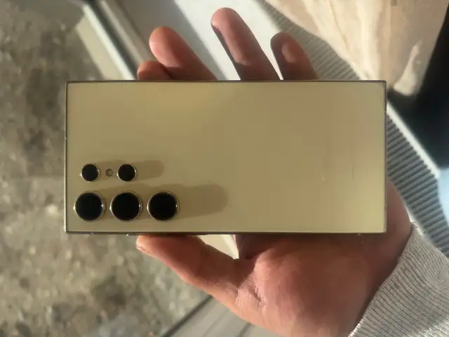 S24 ultra gold unguttui 256 gb kh model, Улаанбаатар — Сүхбаатар — 11-р хороолол
