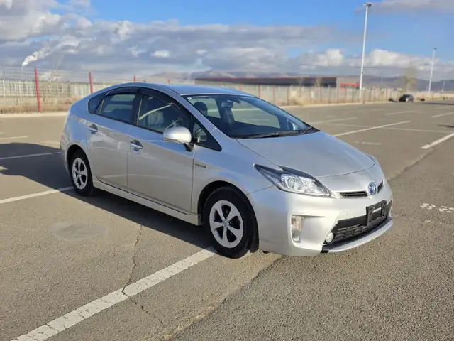 Toyota Prius 30