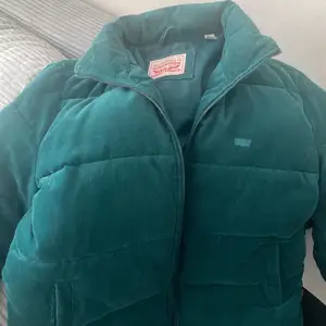 Levis- куртка, Улаанбаатар — Хан-Уул — 18-р хороо