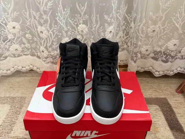 Nike ebernon mid, Улаанбаатар — Баянзүрх — 13-р хороолол