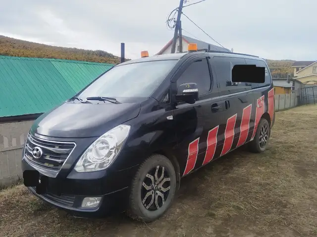 Hyundai Starex