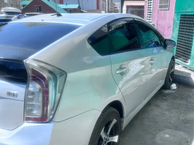 Toyota Prius 30