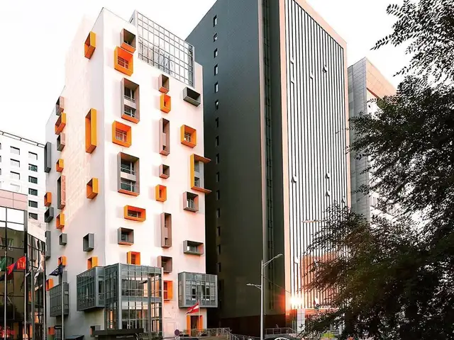 Choijin suites хотхонд 3 өрөө орон сууц 132мкв, Улаанбаатар — Сүхбаатар — 1-р хороо