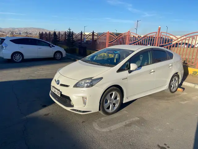 Toyota Prius 30