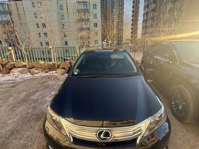 Lexus HS