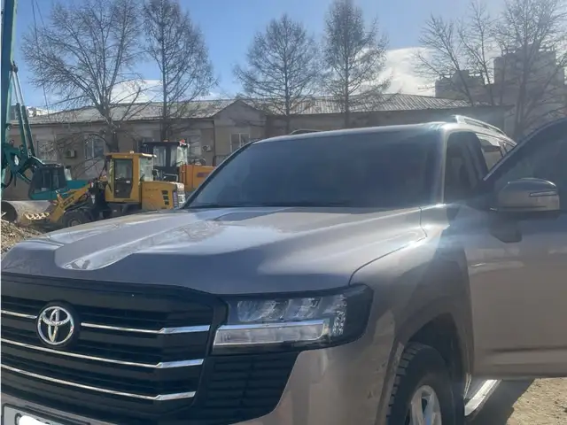 Toyota Land Cruiser 300