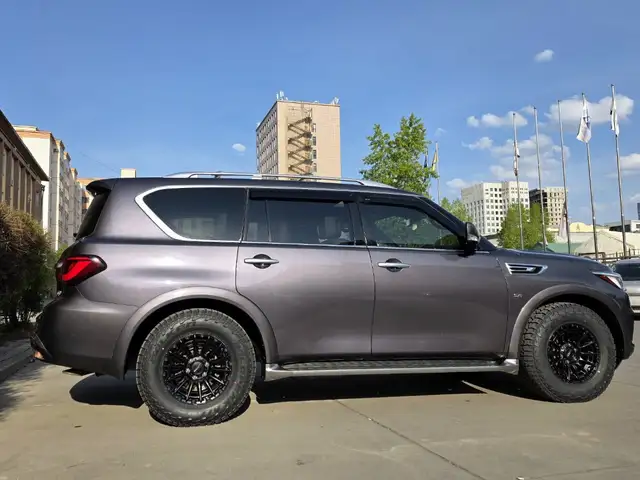 Infiniti QX
