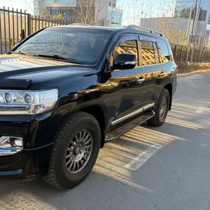 Toyota Land Cruiser 200