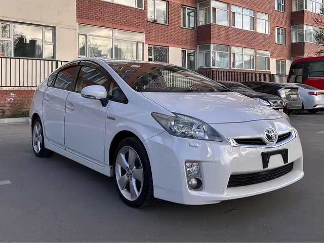 Toyota Prius 30