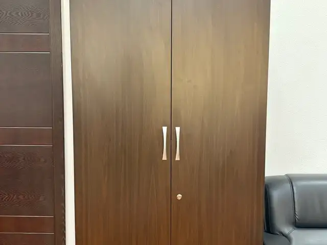 Хувцасны шүүгээ, ном бичигний тавиур, Улаанбаатар — Сүхбаатар — 1-р хороо
