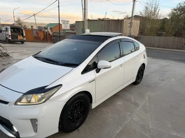 Toyota Prius 30