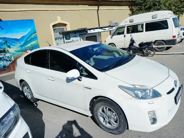 Toyota Prius 30