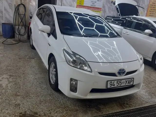 Toyota Prius 30