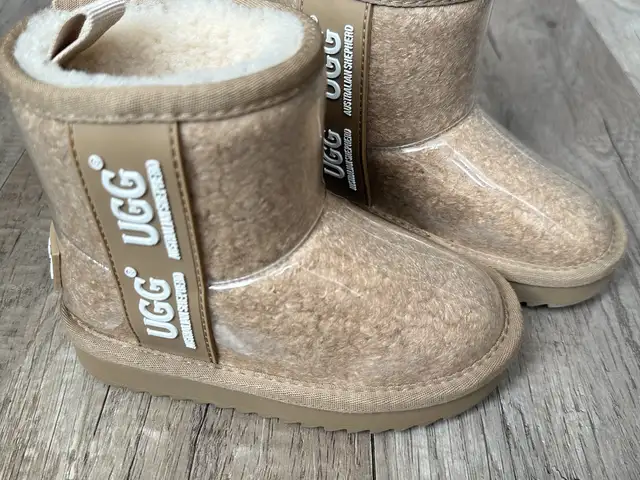 Ориг ugg хүүхдийн гутал, Улаанбаатар — Баянзүрх — 3-р хороо