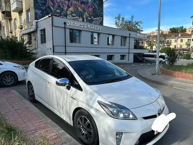 Toyota Prius 30